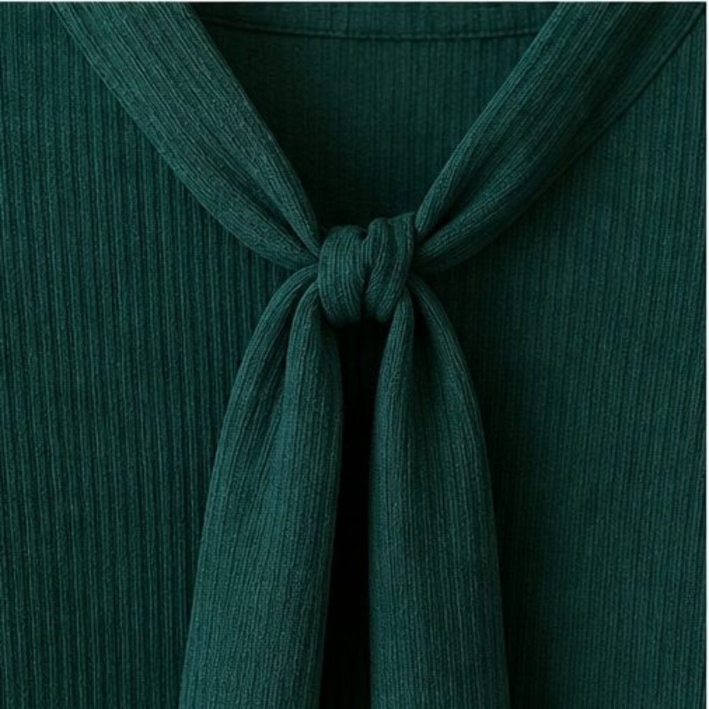 Emerald Button Blouse - Picture 4 of 6